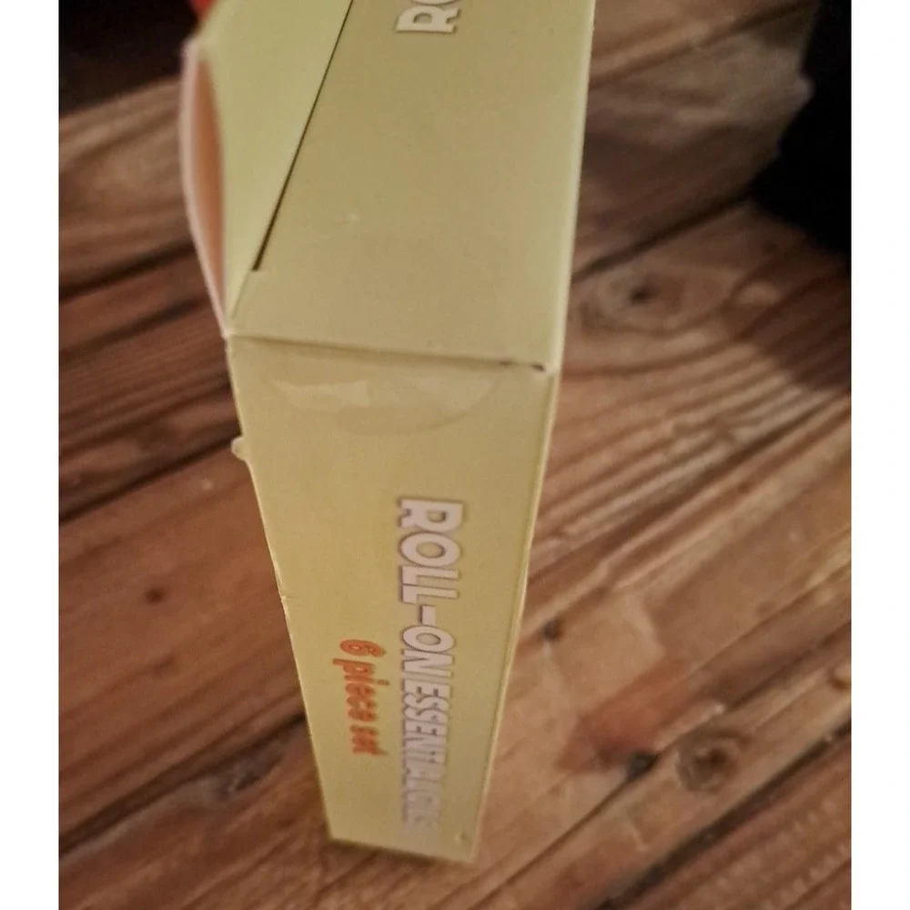 Essential Oils Roll On GIFT Set Of 6. Unisex, For Stress Relief, Relaxing, 10ML